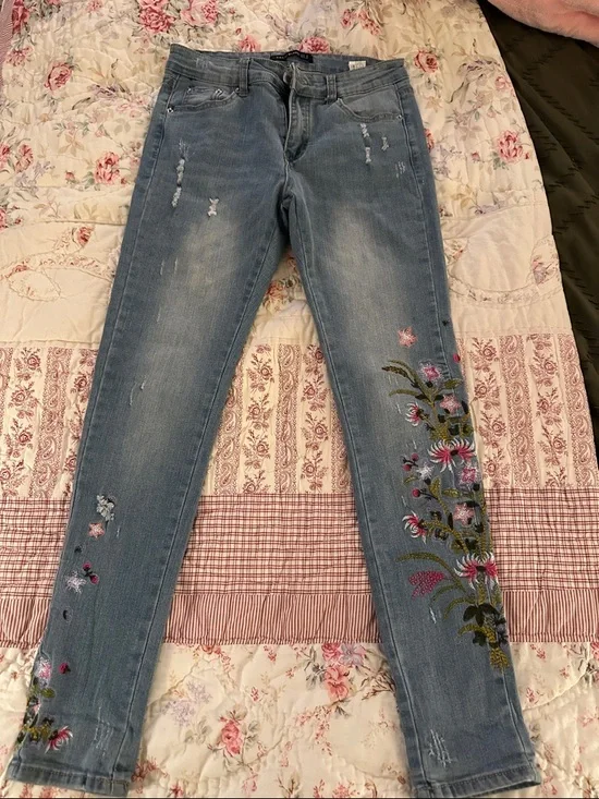 Embroidered Light Denim Skinny Jeans with Floral Detail - Picture 1 of 11